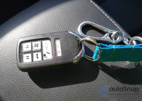 2018 Honda Clarity Plug-In Hybrid Touring z USA, uszkodzony, nr VIN JHMZC5F30JC018588